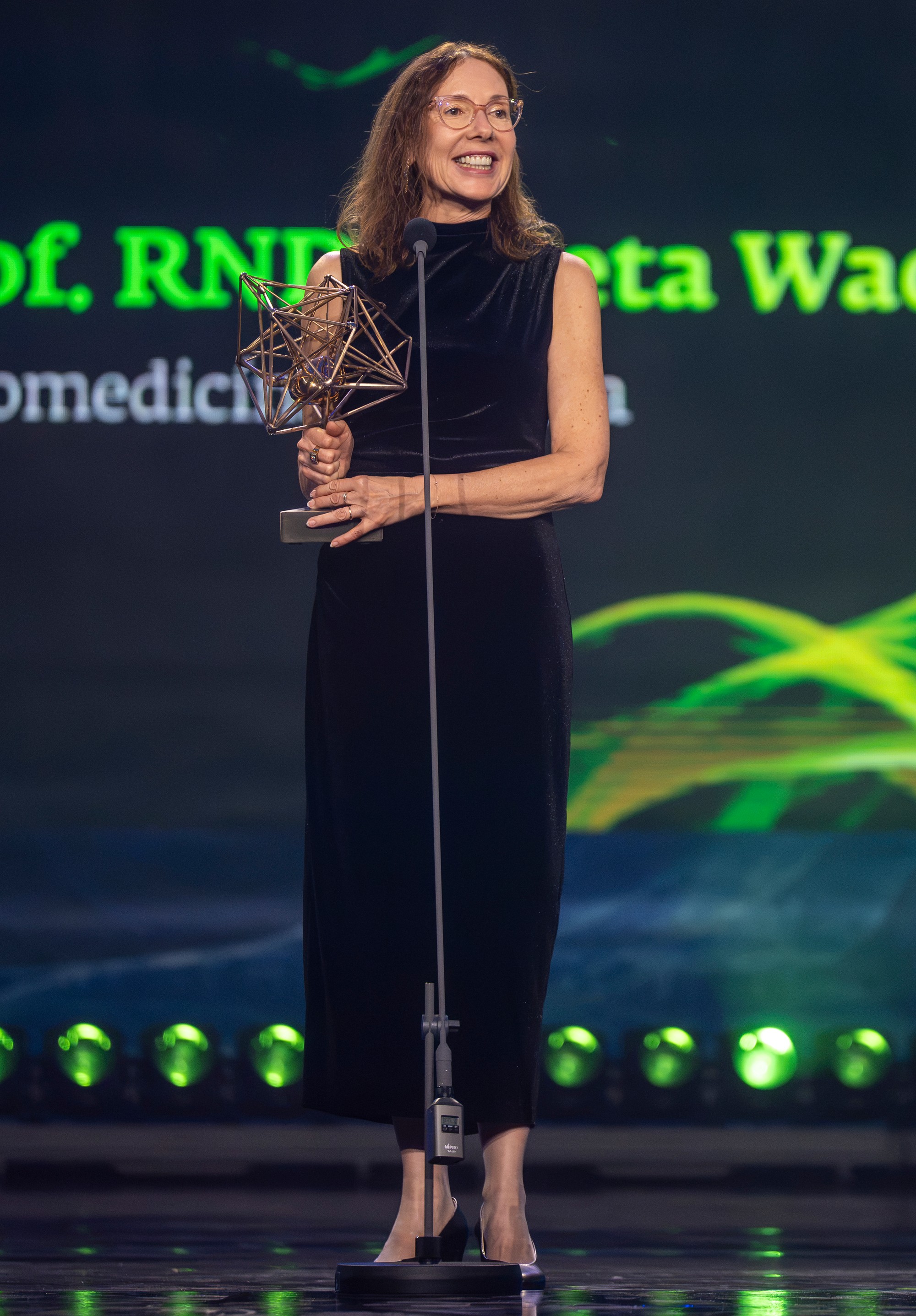 Laureátka ceny ESET Science Award v kategórii Výnimočná osobnosť vysokoškolského vzdelávania Iveta Waczulíková. 