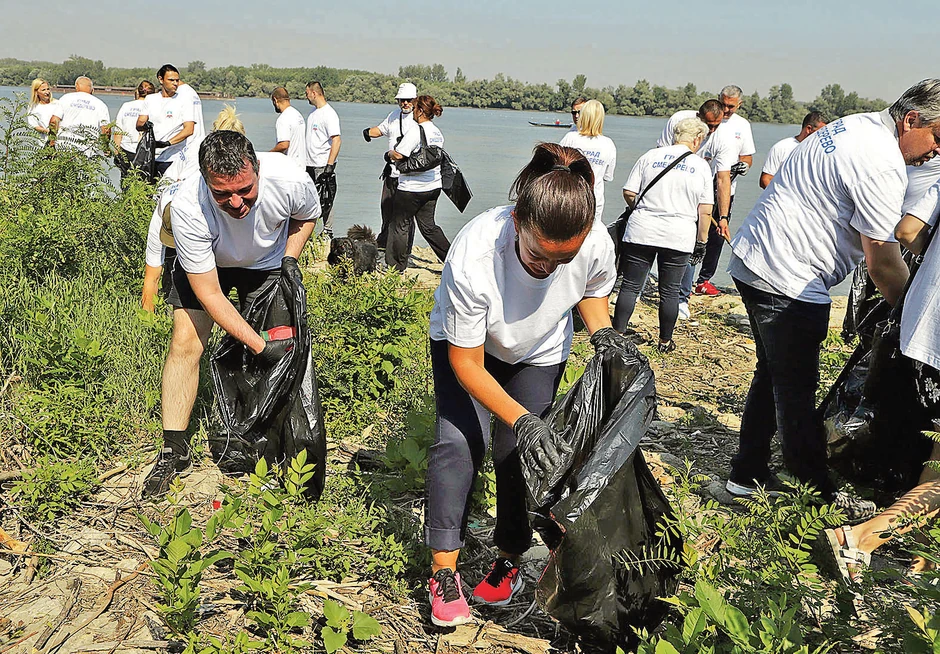 Učesnici akcije napunili kamion smećem