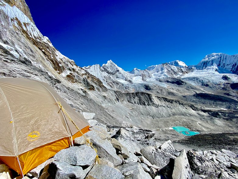 Namiot w obozie 1 (Ama Dablam C1)