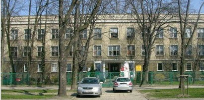 Seria zasłabnięć w warszawskiej szkole. Osiem uczennic w szpitalu