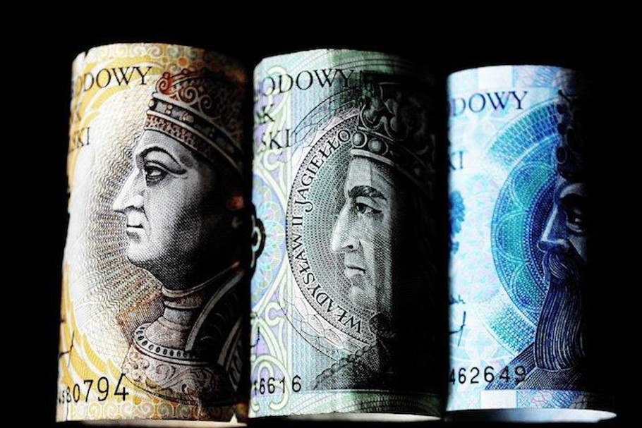 pieniądze banknoty złoty