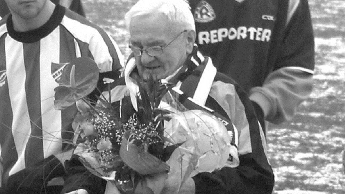 Po długiej chorobie, w poniedziałek zmarł Rudolf Gromotka - były piłkarz chorzowskiego Ruchu i Garbarni Kraków - poinformowała oficjalna strona Niebieskich. Miał blisko 88 lat.