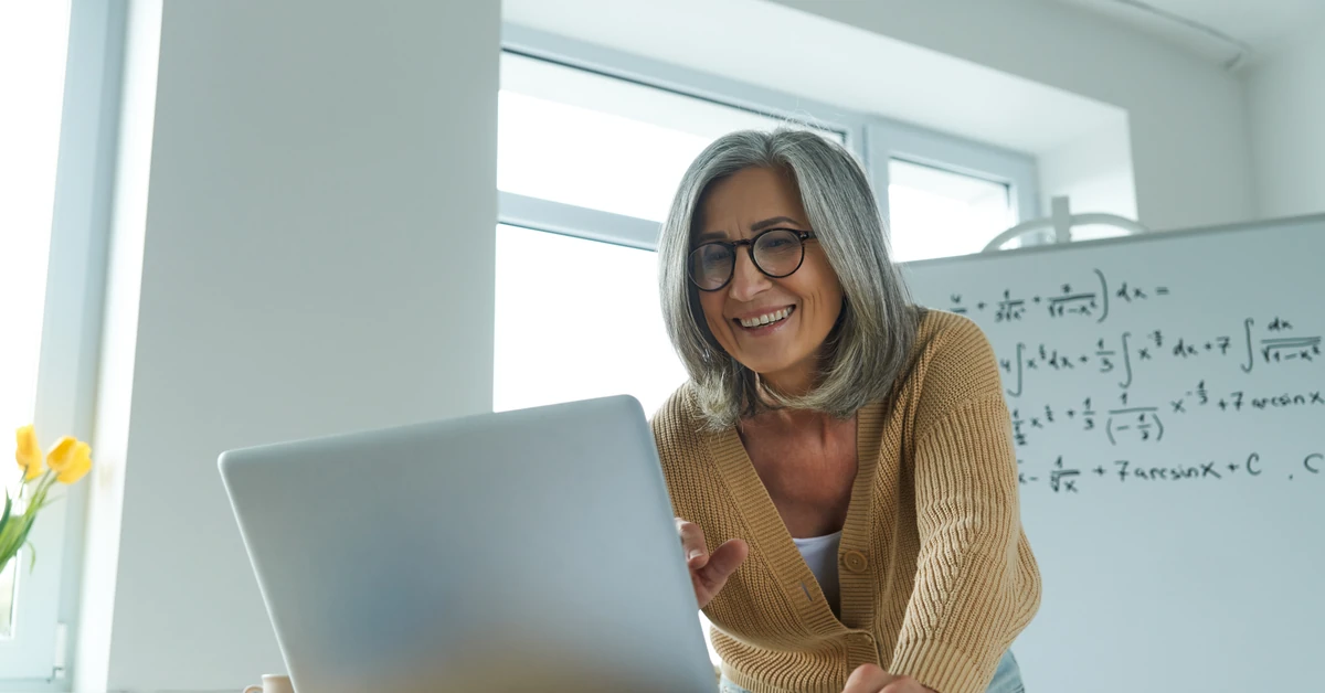 Ile wynosi emerytura nauczyciela po 30 latach pracy? Jaką emeryturę otrzyma nauczyciel z 30-letnim stażem pracy?
