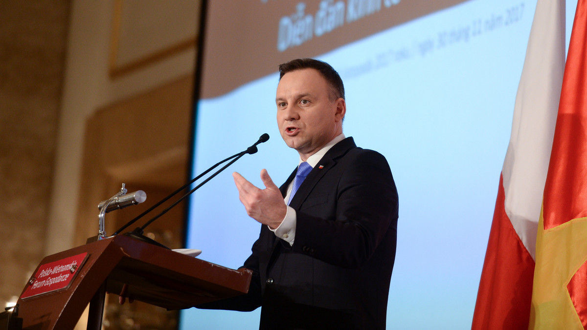 "Książki są strażnikami naszej pamięci, dzięki nim wiedza o czynach naszych przodków trwa" - napisał prezydent Andrzej Duda w liście skierowanym do uczestników 26. Targów Książki Historycznej. W czwartek, pierwszego dnia targów, przyznano nagrody Klio.