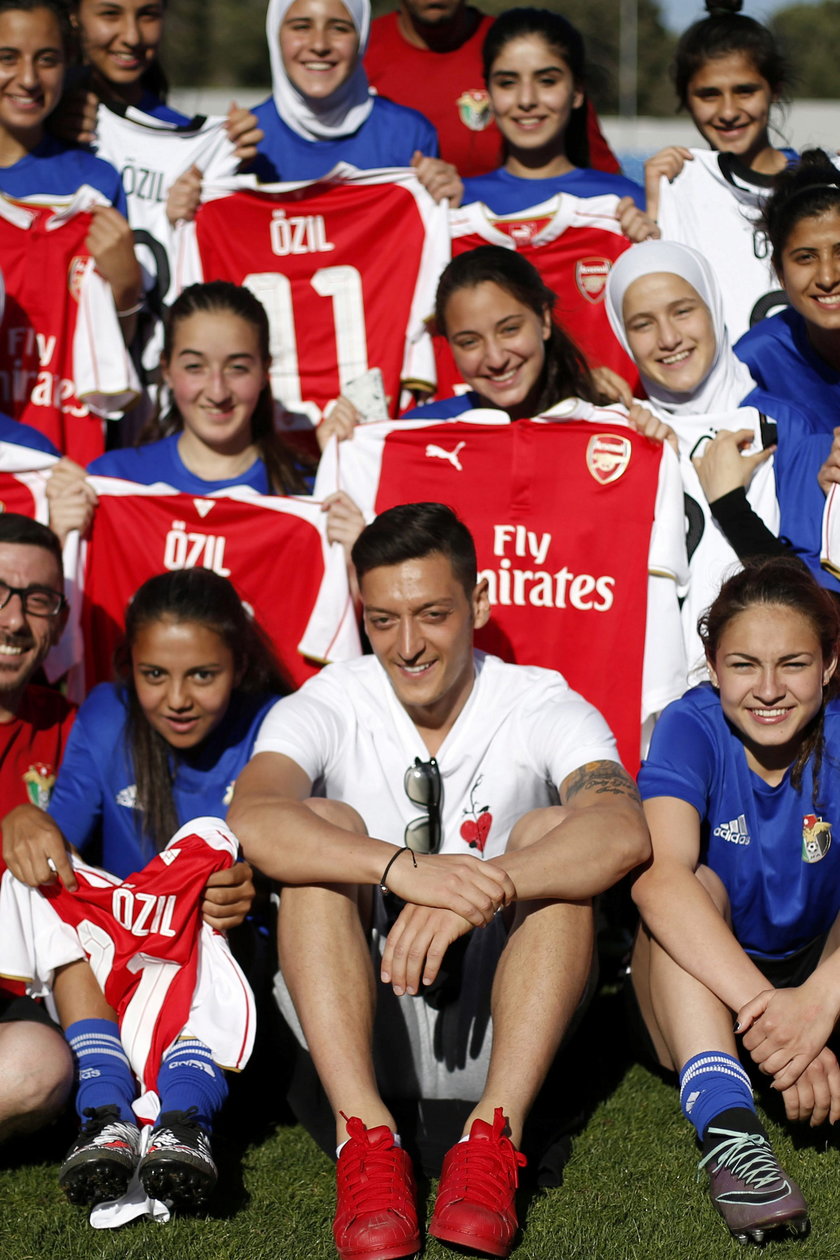 Mesut Özil odwiedził obóz dla uchodźców