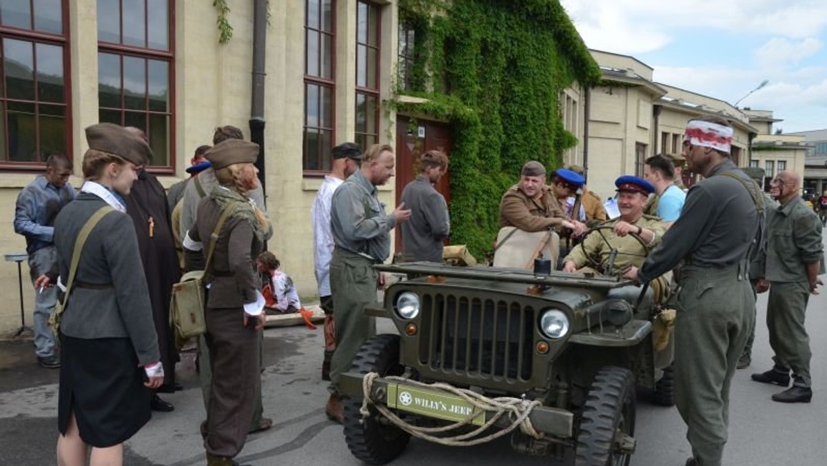 Już w najbliższy weekend przy Hali Stulecia odbędą się pokazy Grup Rekonstrukcji Historycznej – Rekon 2015. W tym roku wrocławianie będą mogli z bliska przyjrzeć się między innymi, jak wyglądały walki o wyzwolenie Wilna. Dla dzieci i młodzieży może to być niezapomniana lekcja historii.