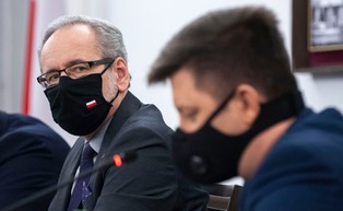 Niedzielski: Trzecia fala powinna być nieco mniejsza. Największym zagrożeniem są mutacje