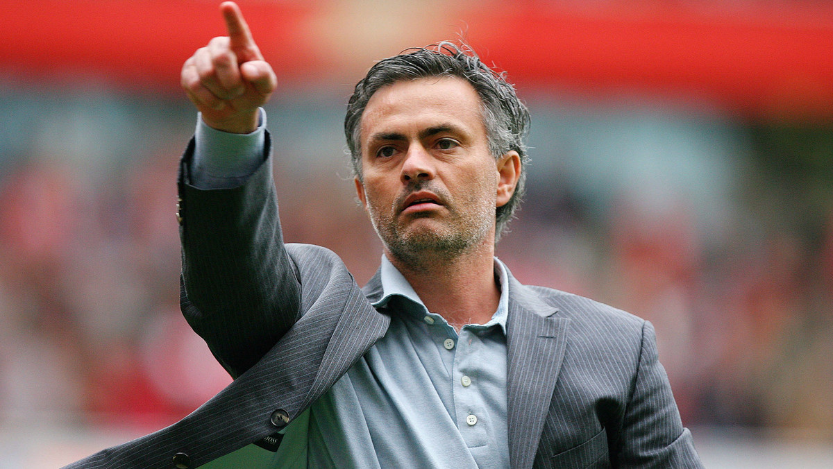 Nowy menedżer Chelsea Londyn Jose Mourinho podkreślił, że chce na Stamford Bridge zbudować nową drużynę. - Jestem wobec siebie bardzo wymagający. Czeka mnie ciężka praca - stwierdził były opiekun Realu Madryt.