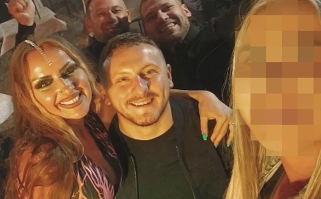 Atina Ferari se oprostila od stradalog pevača