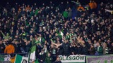 Dantejskie sceny po derbach Glasgow. Setki kibiców Rangers i Celticu wbiegło na murawę