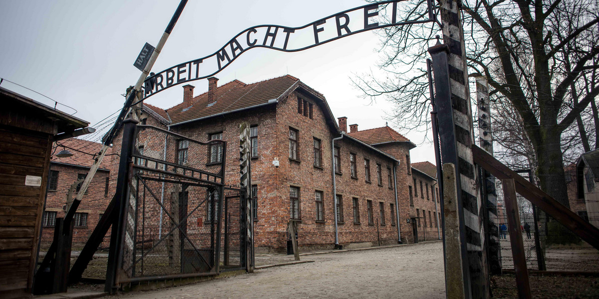 Obrzydliwe zachowanie w Auschwitz. Nakryli ich w krematorium!