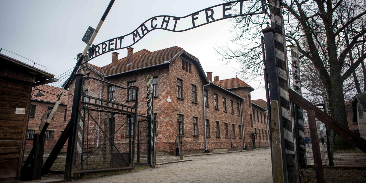 Obrzydliwe zachowanie w Auschwitz. Nakryli ich w krematorium!