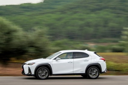 Lexus wyprzedaje modele z 2019 roku. Auto kupisz już od 89 900 zł