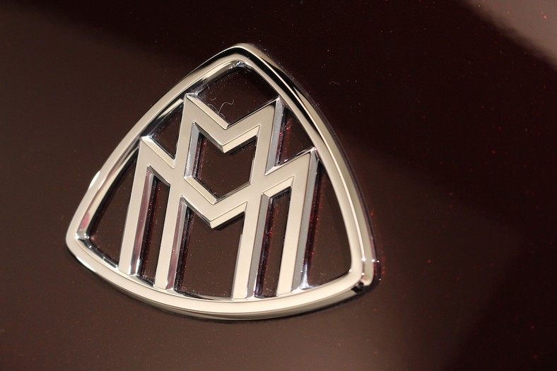 Знак мерседес майбах