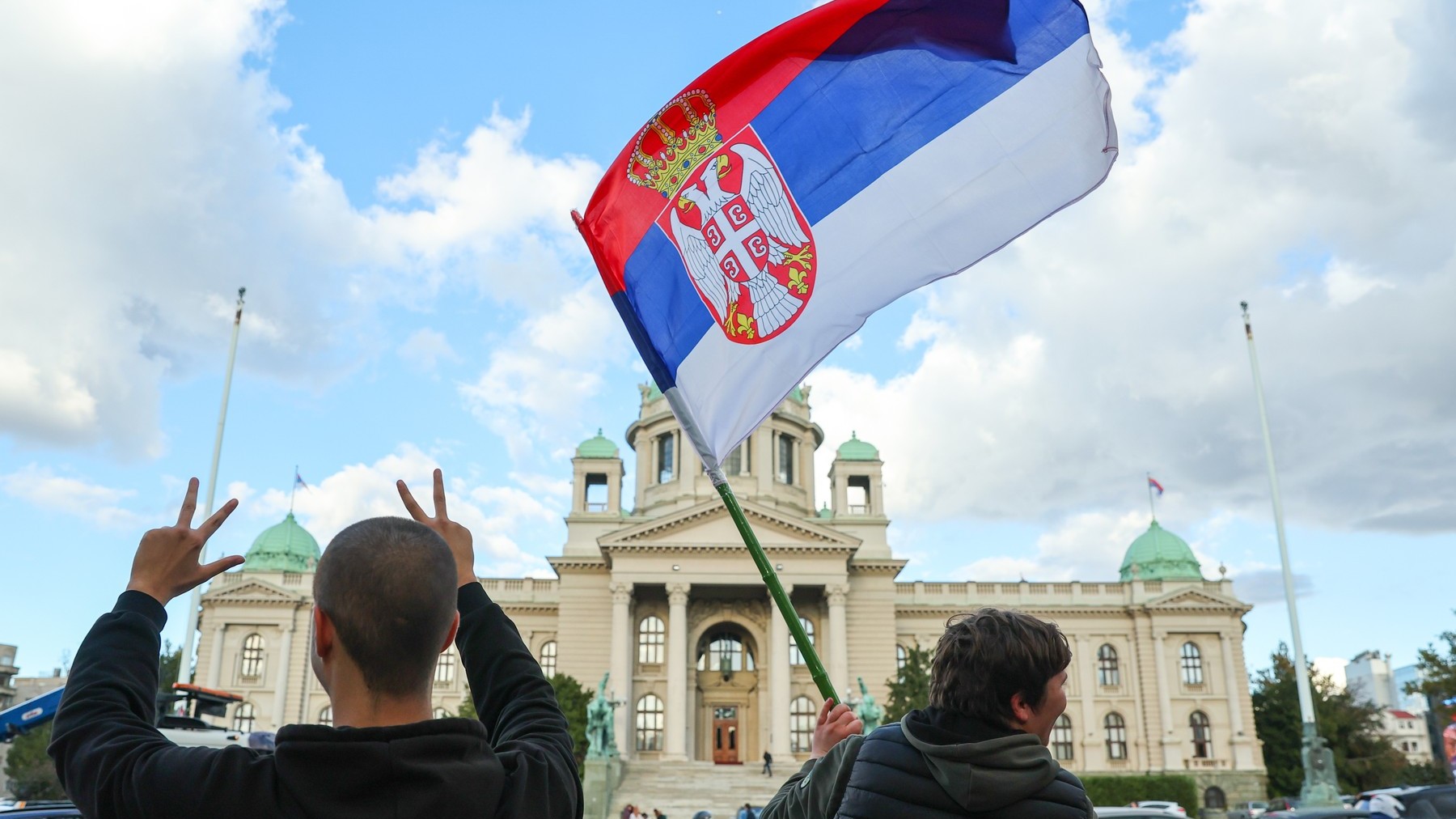 Dragoș Ioniță, cercetător în Balcanii de Vest: „Noul guvern din Serbia s-ar putea apropia de standardele europene, însă nu ne putem aștepta la o ruptură bruscă față de Rusia și China”