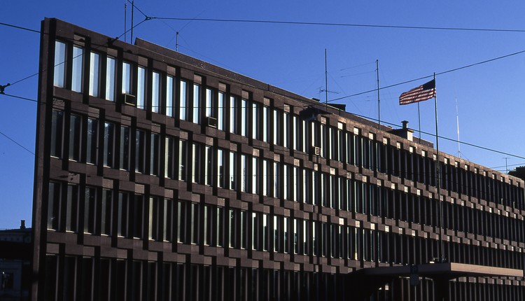 Eksplozja przed ambasadą Stanów Zjednoczonych w Oslo. Cały budynek się trząsł"