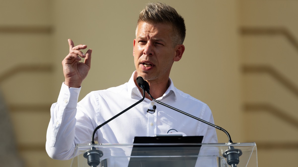 Magyar Péter felháborodva reagált a miniszteri fizetésemelések hírére: a TISZA Párt elnöke egy ígéretet is tett arra az esetre, ha kormányra jutnának