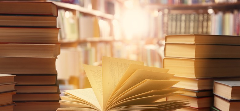 Arcydzieła literackie. Dopasuj autora do powieści. Quiz dla moli książkowych