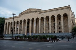 Karta Gruzińska. Tak prezydentka, obywatele i opozycja chcą walczyć z "prawem rosyjskim"