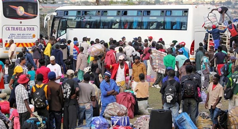 Thousands of Mozambicans flee country