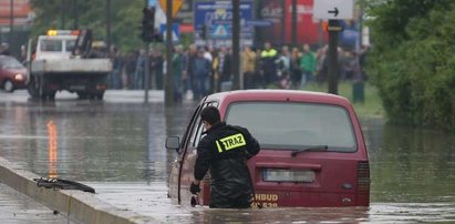 Kraków tonie, woda przerwała wał