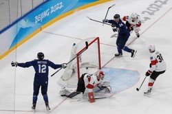 Finowie pięć razy wbili krążek do bramki Szwajcarów i awansowali do półfinału