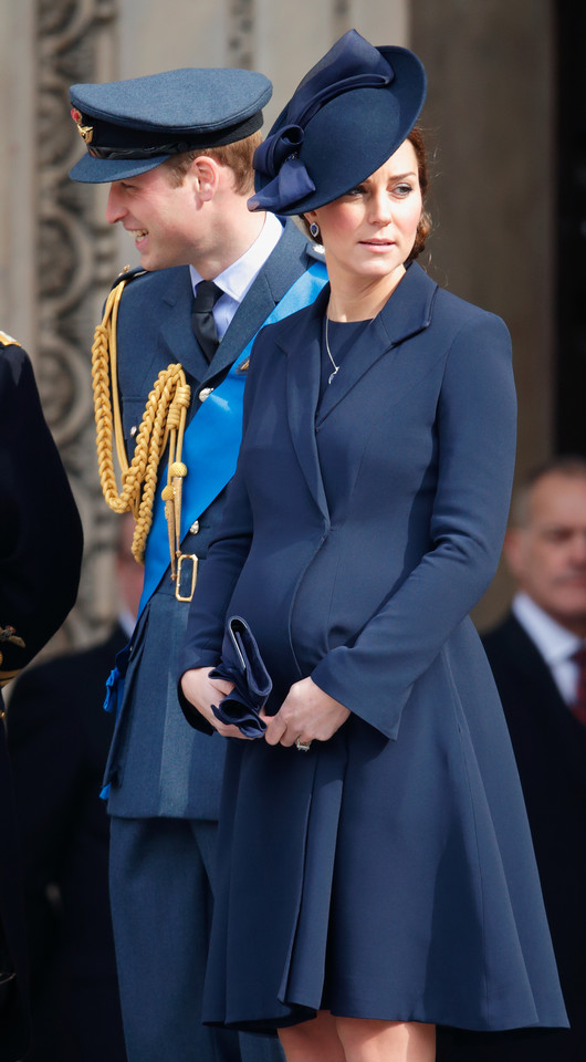 Kate Middleton i jej ciążowe stroje