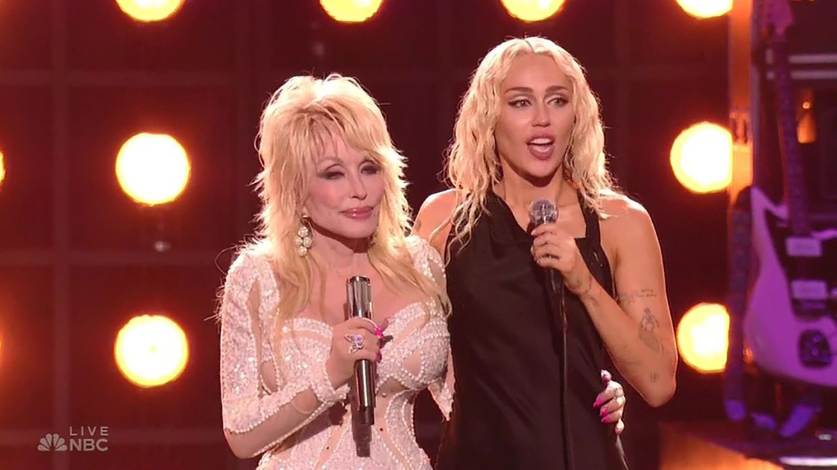 Majli Sajrus sa Doli Parton