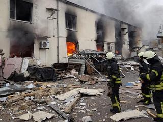 Lisiczańsk. Płonące budynki po rosyjskim ataku