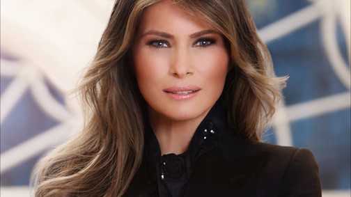 Melania Trump ismét óriási botrányt okozott horrorisztikus karácsonyi dekorációjával