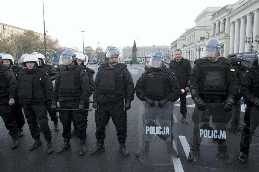 Kibice Polonii Warszawa przed derbami stolicy zostaną przez policję potraktowani wyjątkowo idiotycznie!