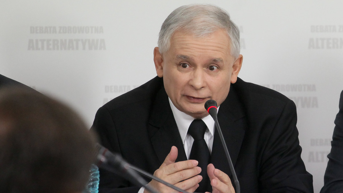 Prezes PiS Jarosław Kaczyński zapowiedział w środę, że nie zabierze głosu w piątkowej debacie nad tzw. drugim expose premiera Donalda Tuska. Jednocześnie ocenił, że 15 minut, jakie kluby będą miały na wystąpienia, to "dużo za mało".