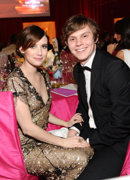 Emma Roberts i Evan Peters