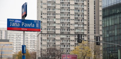Nocą zmienili nazwy ulic. Pojawiła się "Ofiar Jana Pawła II"