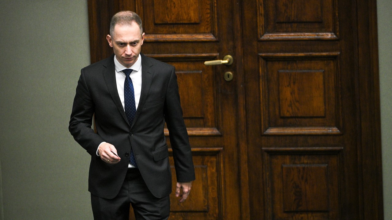 Cezary Tomczyk krytykuje prezesa Izby Kontroli Nadzwyczajnej SN. 