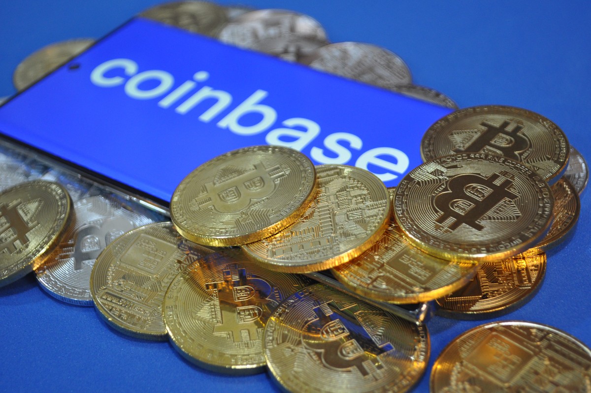 Cyberatak na Coinbase. Straty sięgają setek milionów dolarów