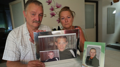 „Egy hónapja közölték: nem a fiam csontjai voltak” – 12 éve keresi kétségbeesetten Ackermann Dávidot a családja