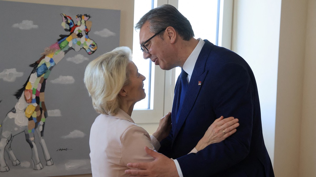 Ursula fon der Lajen, Aleksandar Vučić