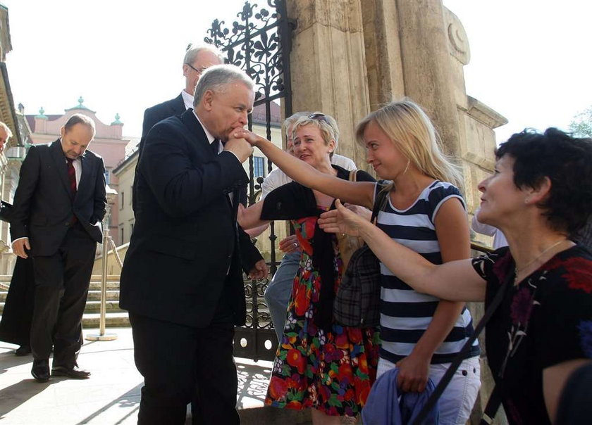 Kaczyński modlił się przy grobie ukochanego brata