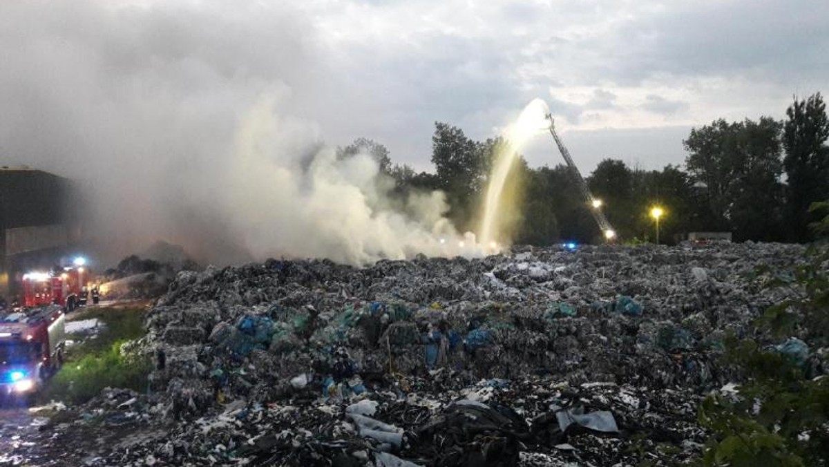 Pożar w Zgierzu: są zarzuty dla właściciela wysypiska