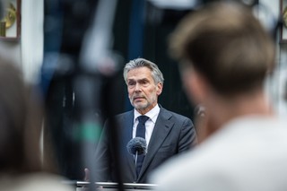 Premier Holandii Dick Schoof podał się do dymisji