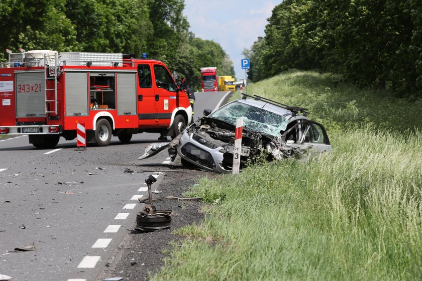 Wjechał w autokar z dziećmi