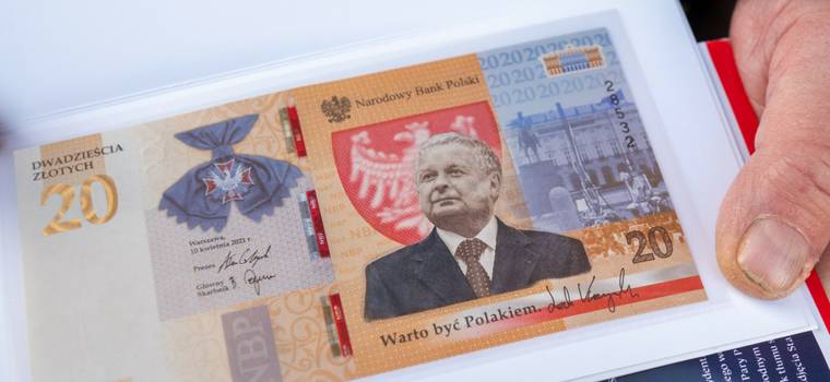 Banknot z Lechem Kaczyńskim trafia do obiegu. Jak powstają pieniądze i jakimi technologiami się je zabezpiecza?