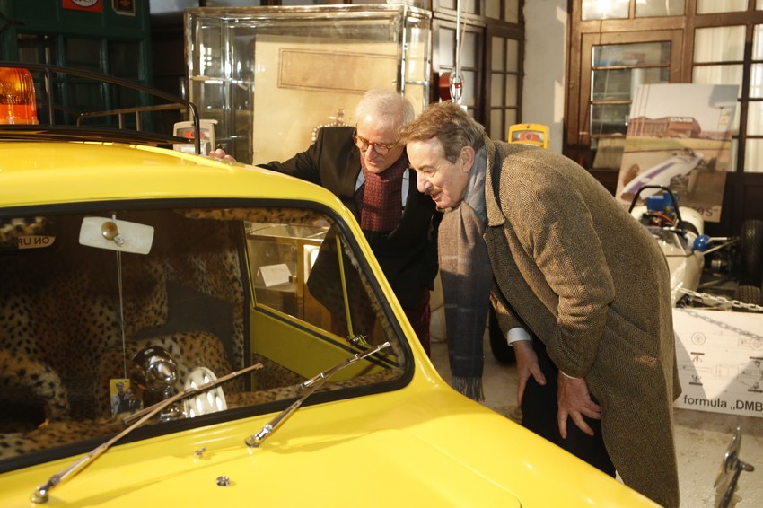 Glumac Džon Čalis sa bivšim ministrom kulture i kolekcionarom Bratislavom Bracom Petkovićem