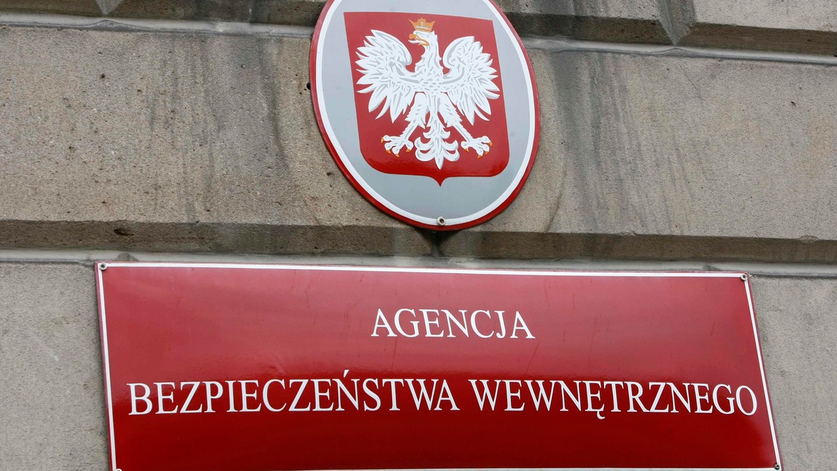 Nikt nie ucierpiał ani nie było strat materialnych podczas samozapłonu próbki chemicznej z materiału dowodowego w Agencji Bezpieczeństwa Wewnętrznego 21 czerwca - podała w czwartek rzeczniczka ABW ppłk Katarzyna Koniecpolska-Wróblewska.