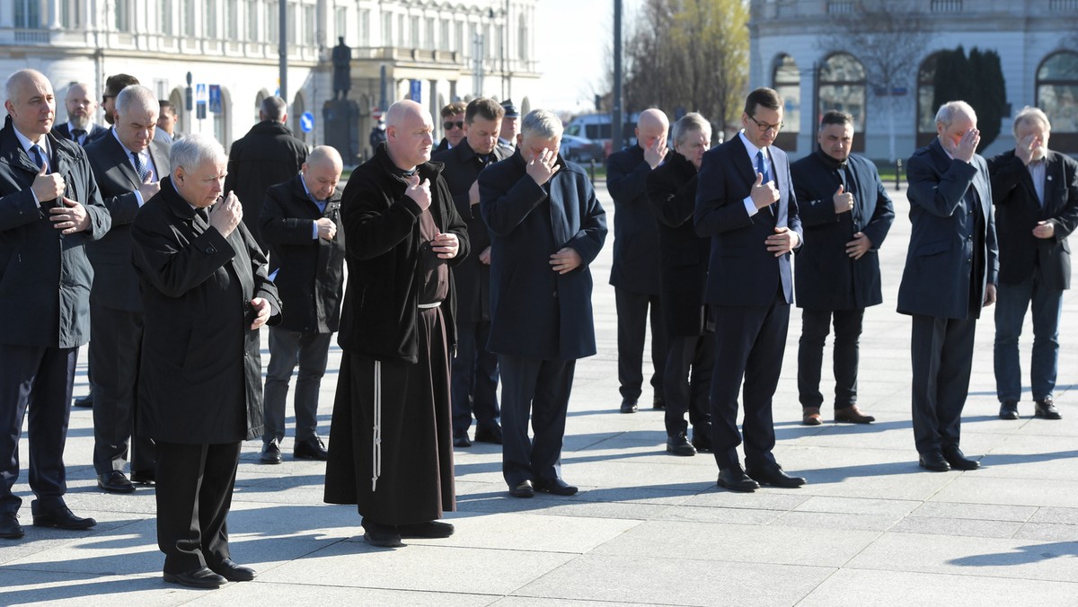 Szumowski o 10. rocznicy katastrofy smoleńskiej: odległości mogły być większe