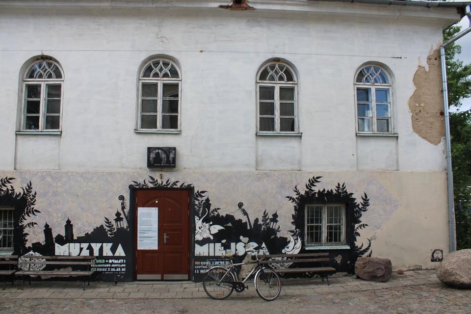 Sejny, budynek naprzeciwko wejścia do synagogi