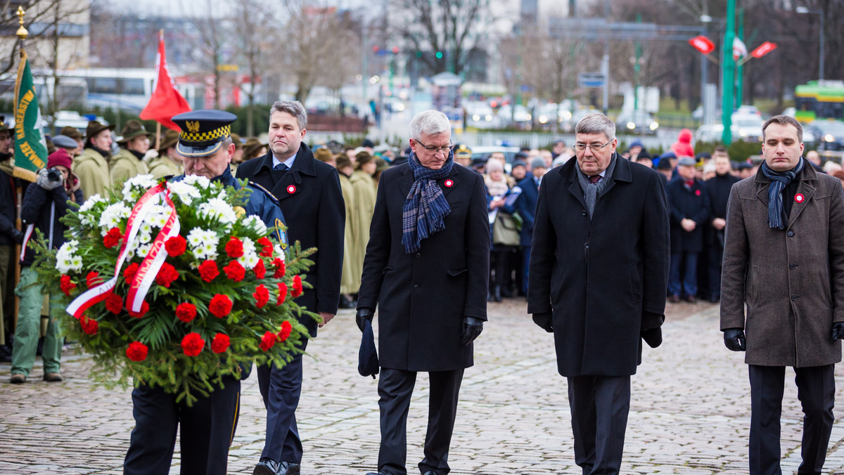 - Powstanie wielkopolskie było jedną z najbardziej chlubnych kart w polskiej historii – podkreślił marszałek województwa wielkopolskiego Marek Woźniak. W obchodach 98. rocznicy powstania brało udział w Poznaniu kilkuset mieszkańców miasta i regionu.