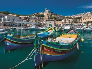 Port w miasteczku Mgarr, jedyny na wyspie Gozo. Cumują w nim łodzie rybackie, jachty i promy docierające tu z wyspy Malta 