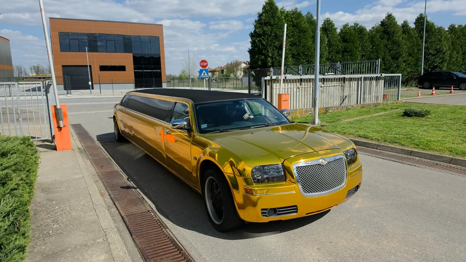 Desingerica došao sa limuzinom